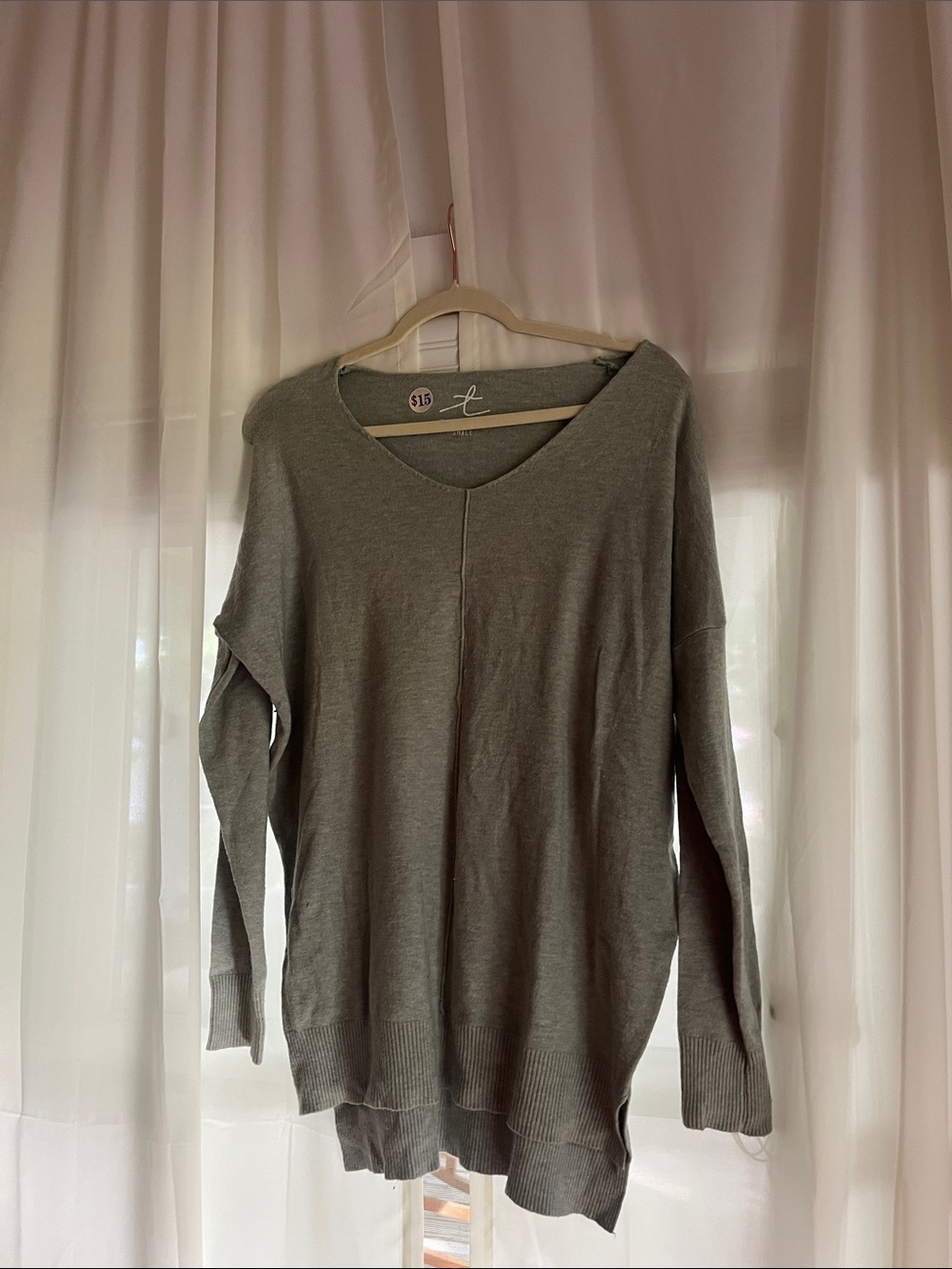 TALLIA Light Gray V-Neck Knit Top
